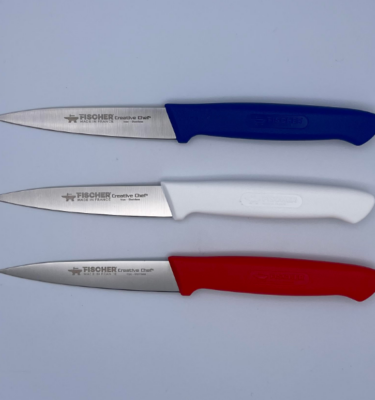 Kit de 3 couteaux offices bleu/blanc/rouge qui disposent d'une lame de 10 cm en acier inoxydable Nitrocut NCV50. Elle est idéale pour découper, éplucher et tailler de petites pièces de légumes et de fruits. Leur manche surmoulé en polypropylène est ergonomique